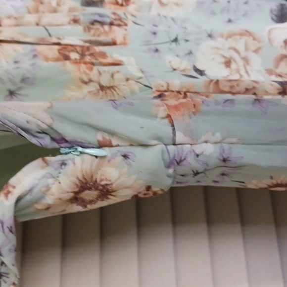 LOVE Riche Prairie Floral Maxi Dress, Size M - Picture 7 of 10